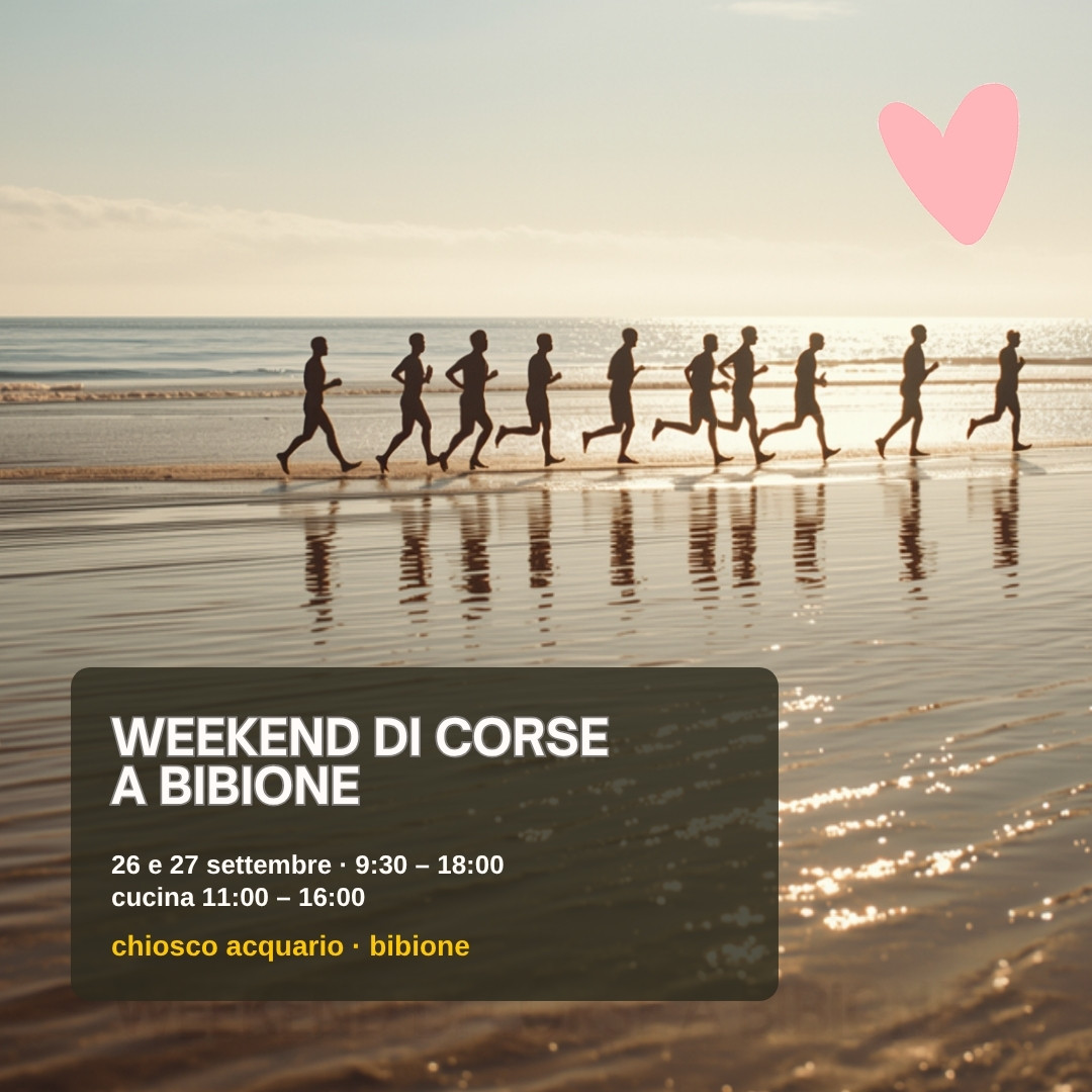 Gruppo di runner che corre sulla battigia all'alba: copertina dell'articolo sul weekend di corse a Bibione del 26 e 27 settembre, con gli orari del Chiosco Acquario